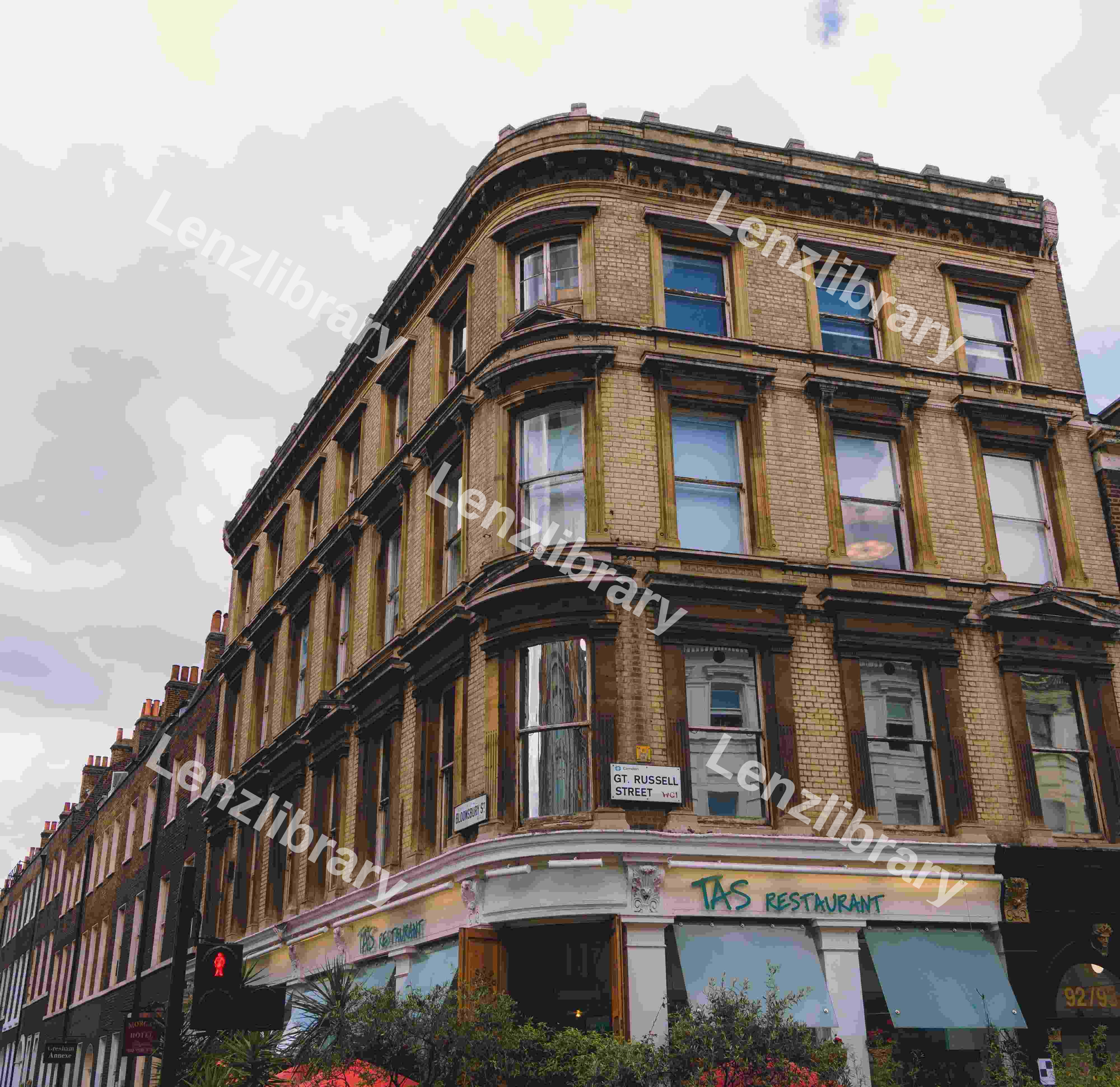 GT Russel Street (Close)